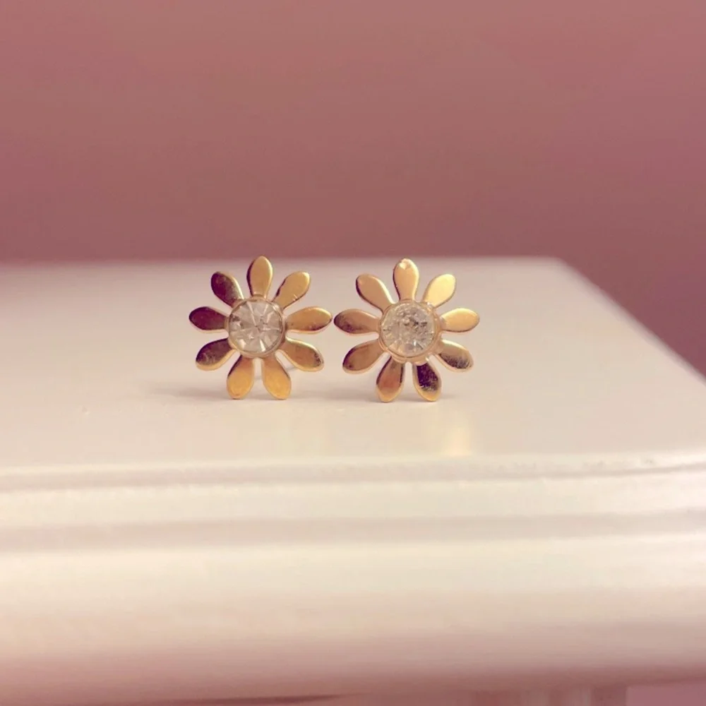 Flower gold minimalist studs
